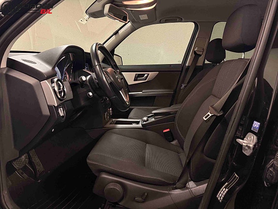 Mercedes-Benz GLK220 9 of 24