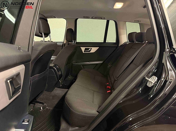 Mercedes-Benz GLK220 10 of 24