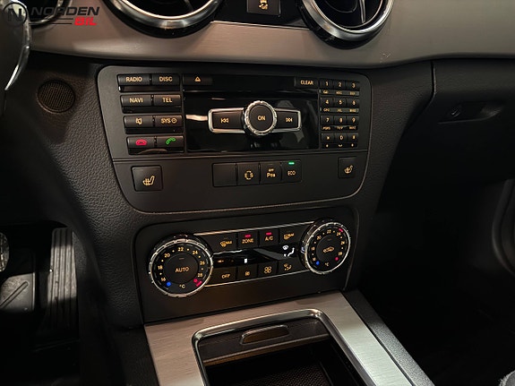 Mercedes-Benz GLK220 17 of 24