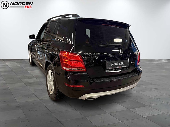 Mercedes-Benz GLK220 8 of 24