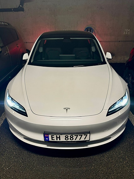 Tesla Model 3 2 of 14