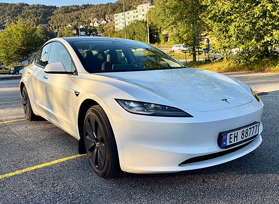 Tesla Model 3 3 of 14