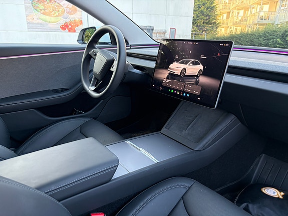 Tesla Model 3 13 of 14