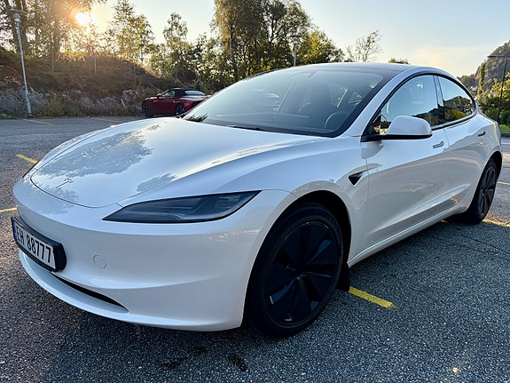 Tesla Model 3 5 of 14