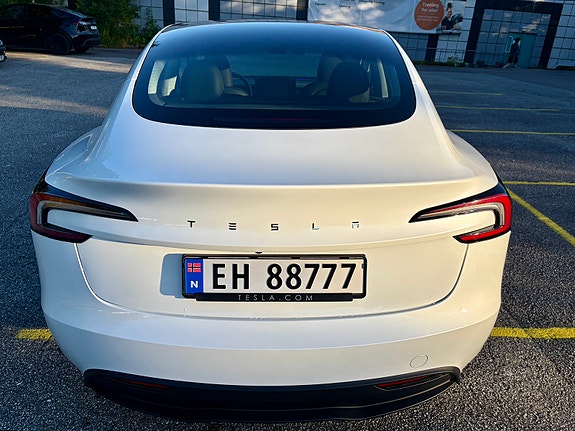 Tesla Model 3 6 of 14