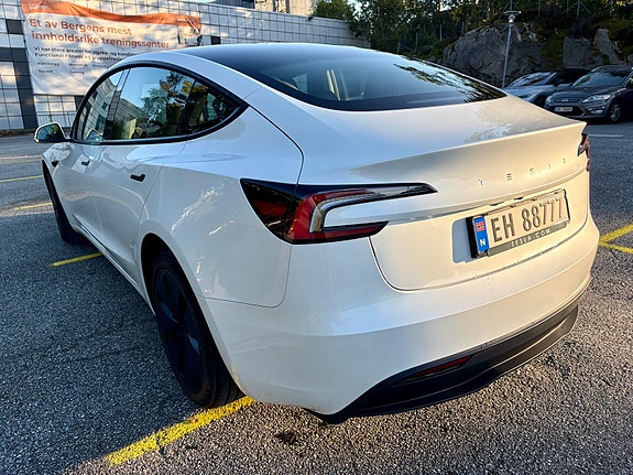Tesla Model 3 4 of 14