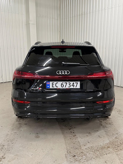 Audi e-tron S 5 of 5