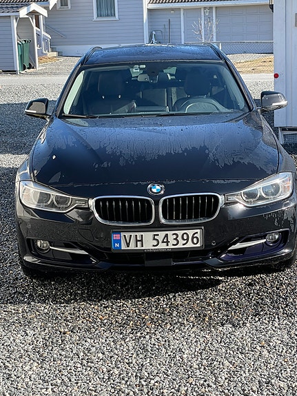 BMW 320i 2 of 13