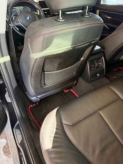 BMW 320i 10 of 13