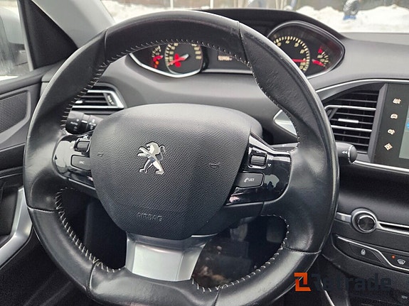 Peugeot 308 7 of 10