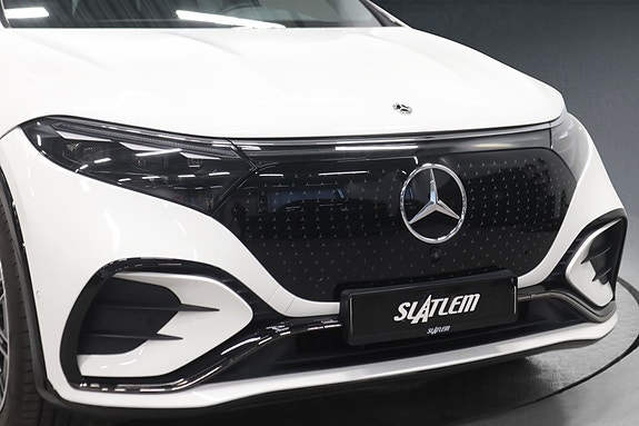Mercedes-Benz EQS SUV 3 of 5