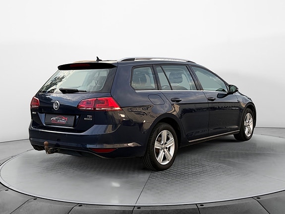 Volkswagen Golf 5 of 30