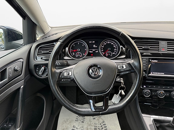 Volkswagen Golf 14 of 30