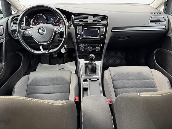 Volkswagen Golf 12 of 30