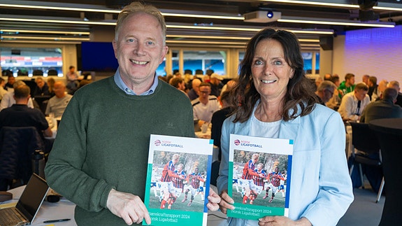 Daglig leder Kari Lindevik og styreleder Hugo Magne Kjelseth presenterer vår Bærekraftsrapport for 2024.