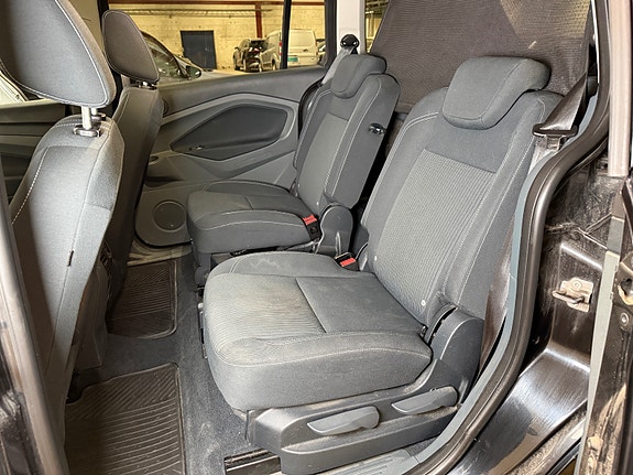 Ford Grand C-MAX 23 of 30