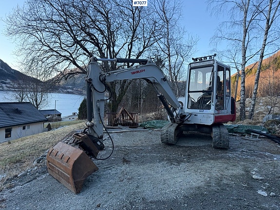 Takeuchi 1997 Takeuchi 5-tonner med grave og pusseskuffe