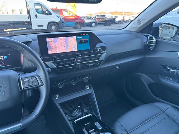 Citroen E-C4 X 21 of 30