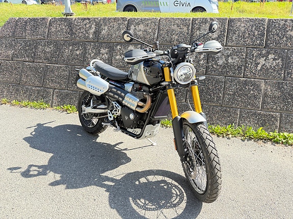 Triumph Scrambler 1200 XE 2 of 15