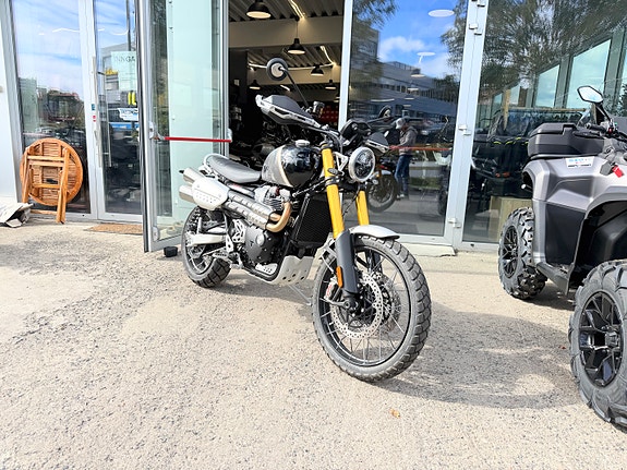 Triumph Scrambler 1200 XE 2 of 18