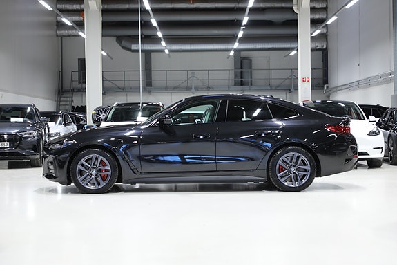 BMW i4 3 of 30