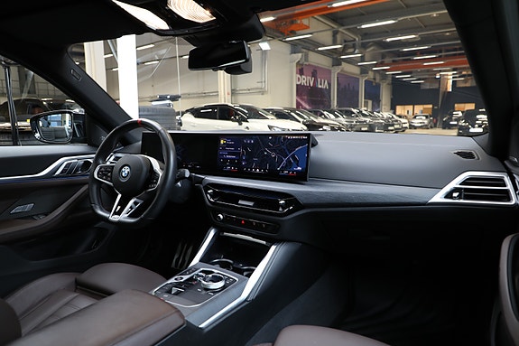 BMW i4 14 of 30