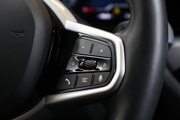 BMW i4 17 of 30