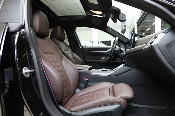 BMW i4 24 of 30