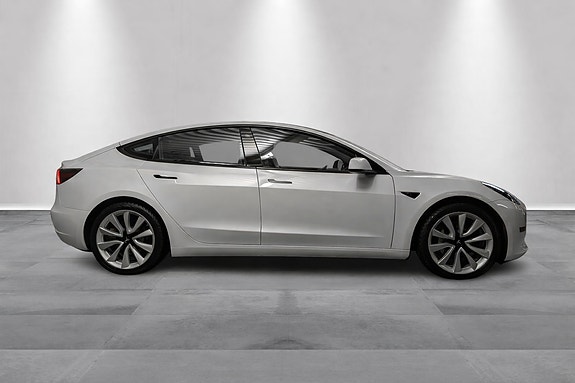 Tesla Model 3 2 of 23