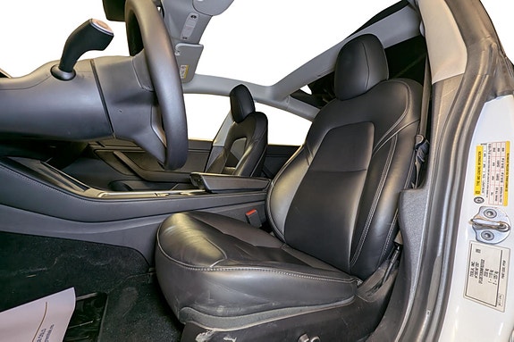 Tesla Model 3 9 of 23