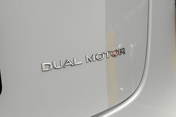Tesla Model 3 7 of 23