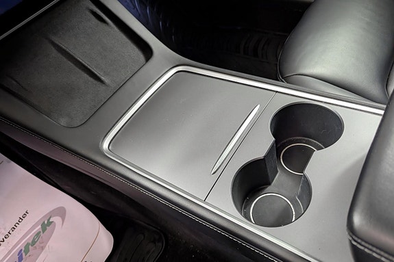 Tesla Model 3 16 of 23