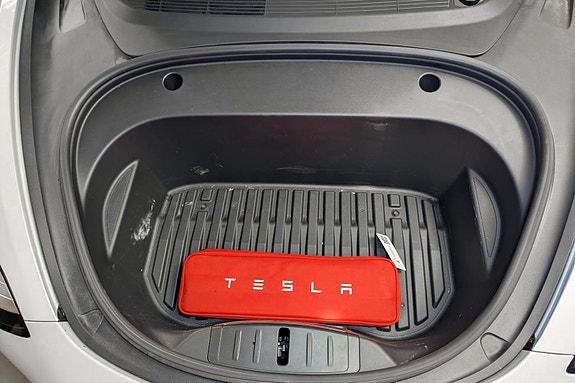 Tesla Model 3 22 of 23