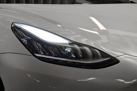 Tesla Model 3 6 of 23