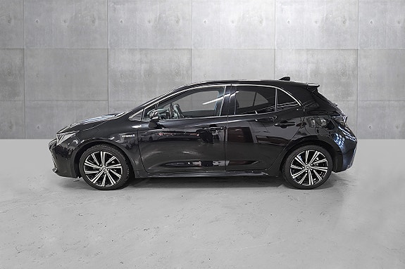 Toyota Corolla 2 of 26
