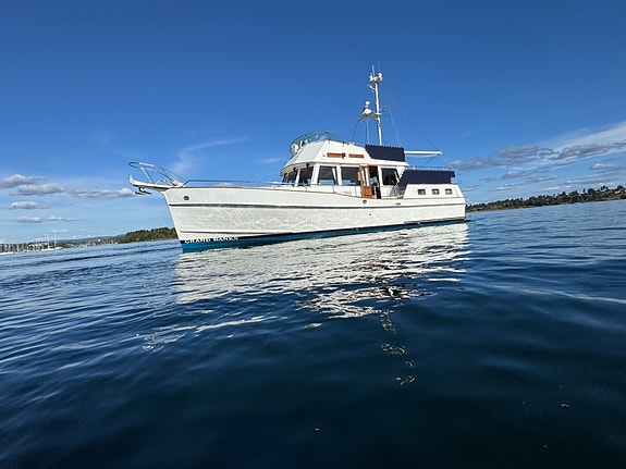 Grand Banks 42 Motoryacht – 3 lugarer, 2 bad og 2 x Caterpillar 350 hk 14 of 30