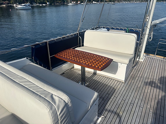Grand Banks 42 Motoryacht – 3 lugarer, 2 bad og 2 x Caterpillar 350 hk 19 of 30