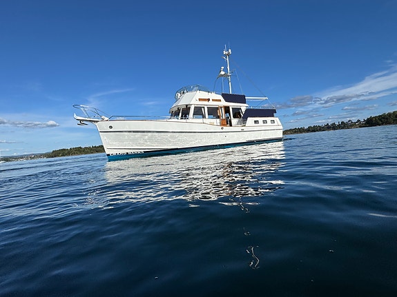 Grand Banks 42 Motoryacht – 3 lugarer, 2 bad og 2 x Caterpillar 350 hk 13 of 30