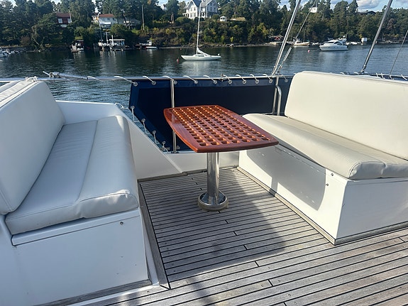 Grand Banks 42 Motoryacht – 3 lugarer, 2 bad og 2 x Caterpillar 350 hk 20 of 30