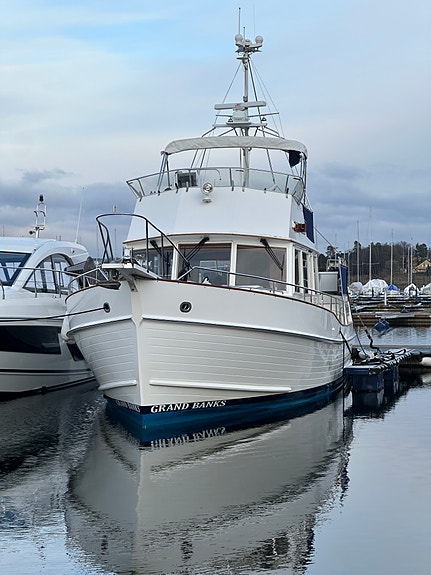 Grand Banks 42 3 of 5