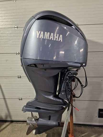 Yamaha F225NCB 2023