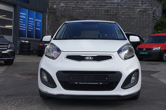 Kia Picanto 2 of 5