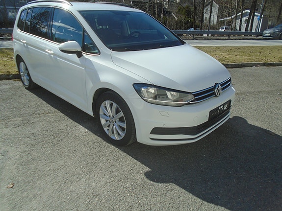 Volkswagen Touran 4 of 5