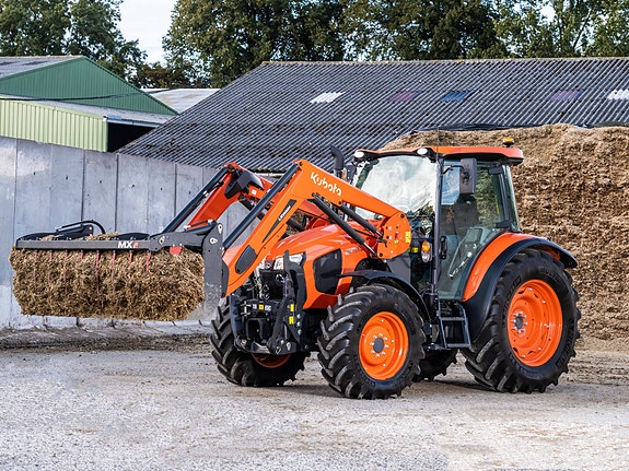Kubota M5-112 4 of 8
