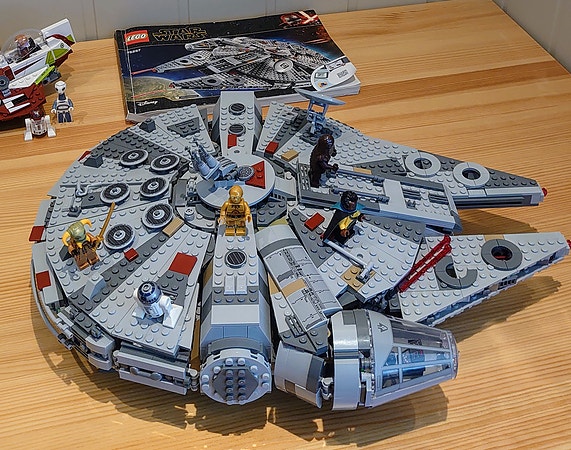 LEGO Star Wars Millennium Falcon 75257 og flere andre Star Wars byggesett