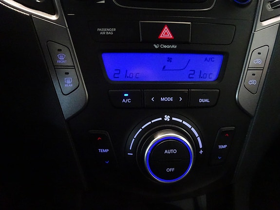 Hyundai Santa Fe 18 of 24