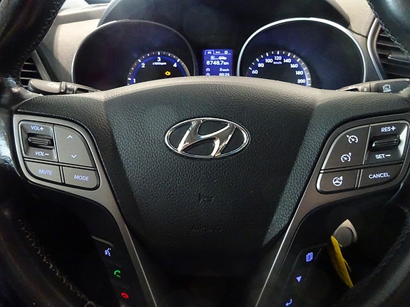 Hyundai Santa Fe 16 of 24