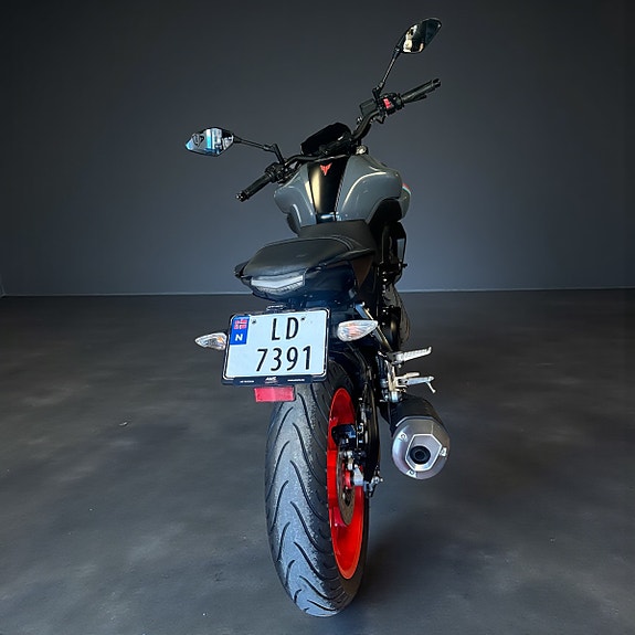 Yamaha MT-125 3 of 4