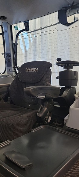 Valtra T235 2022, kr 1 795 000,-