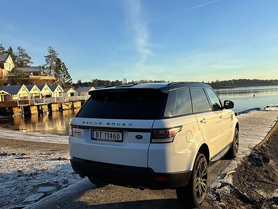 Land Rover Range Rover Sport 2 of 5